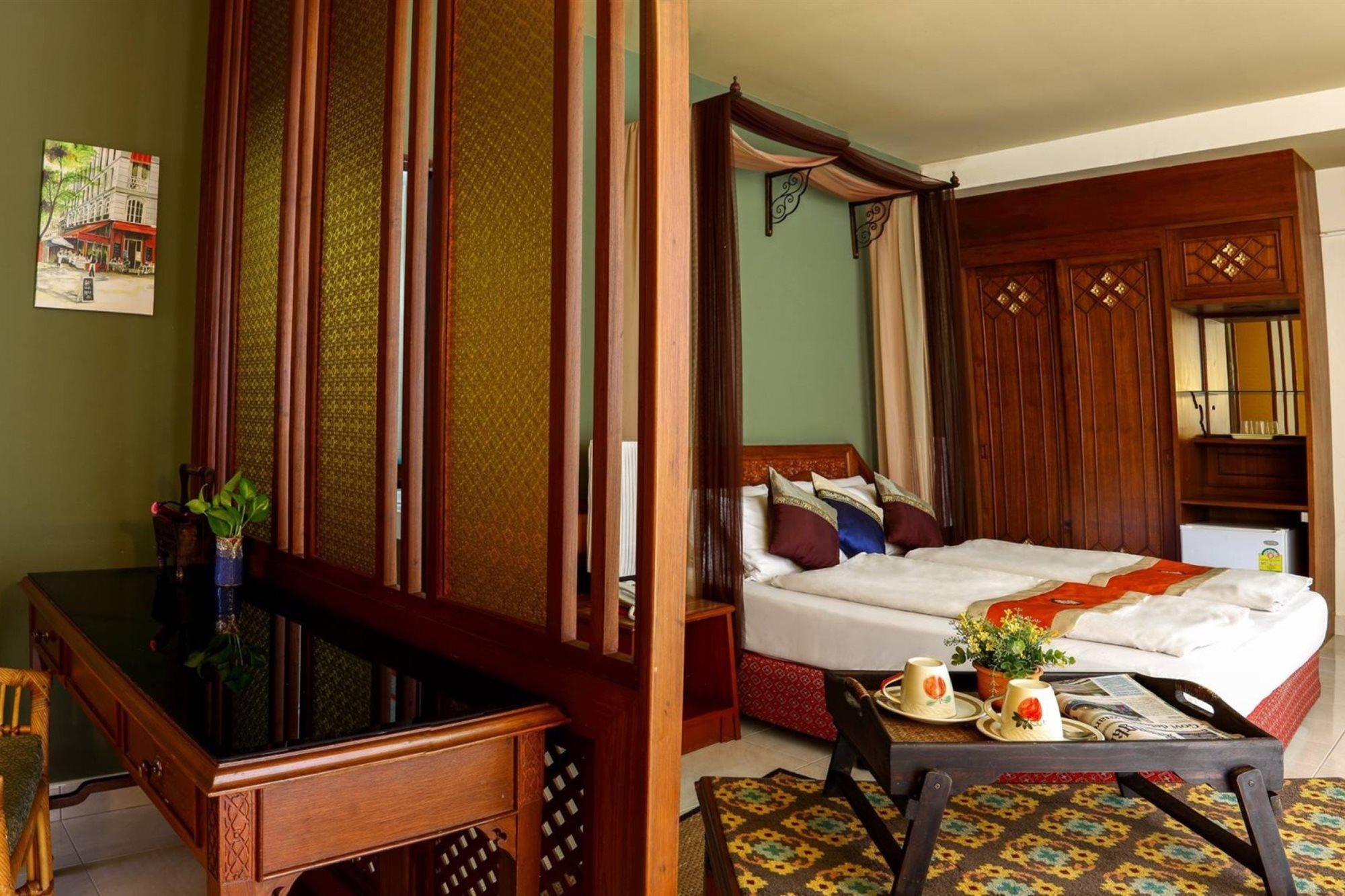 People Place Boutique In Town - Sha Extra Hotel 3*